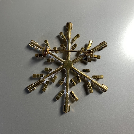 雪の結晶 ブローチの詳細画像